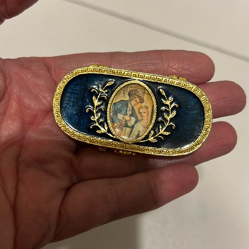 Estée Lauder Vintage Solid Perfume Compact